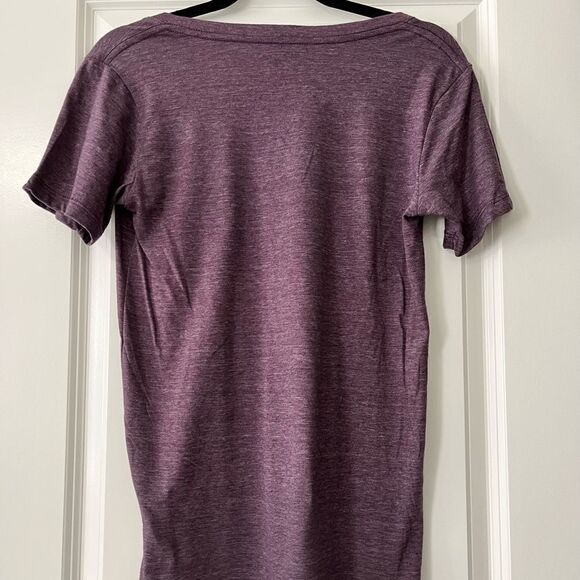 Santa Monica, CA logo V neck short sleeve purple tee shirt. M - Picture 4 of 4
